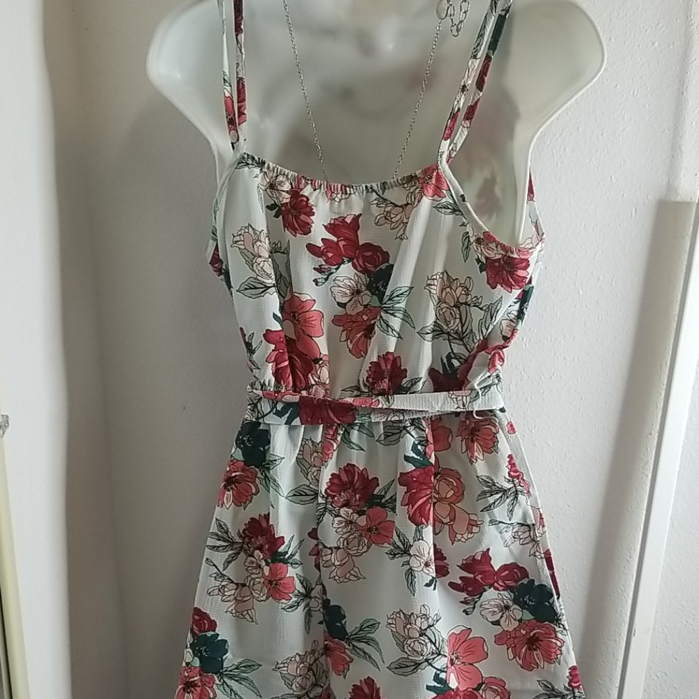 Floral Romper - Picture 6 of 8